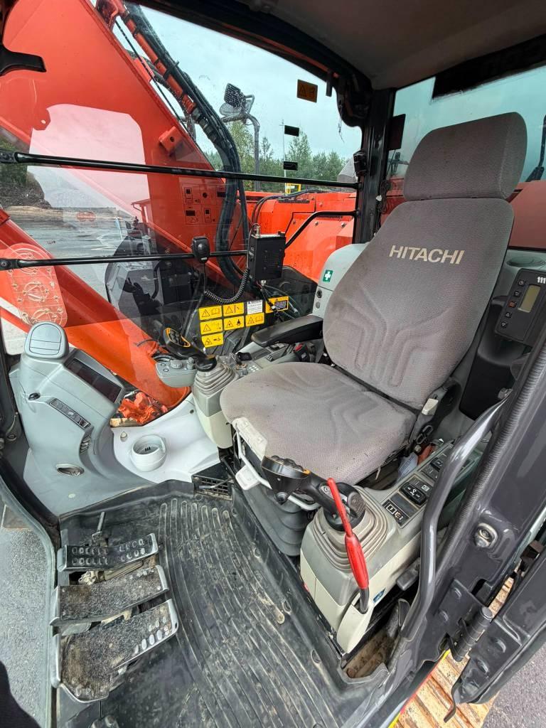Hitachi ZX 225 US LC-5 Telakaivukoneet
