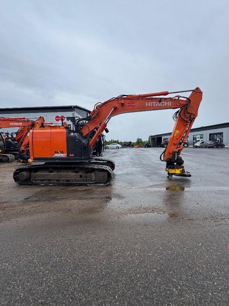Hitachi ZX 225 US R LC-6 Telakaivukoneet