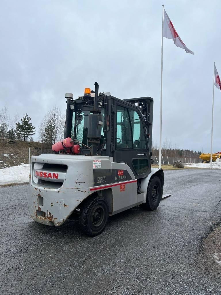 Nissan WG1F4A50Y Dieseltrukit
